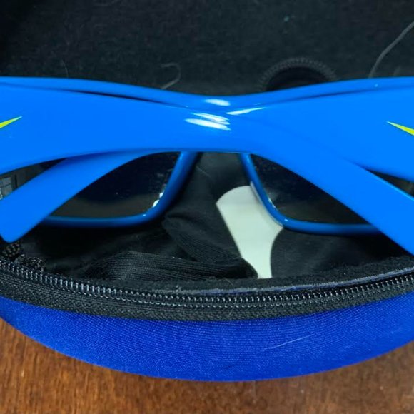 NIKE -LAVA Sunglasses- EVO 818 479 Childrens/Youth - Picture 2 of 3